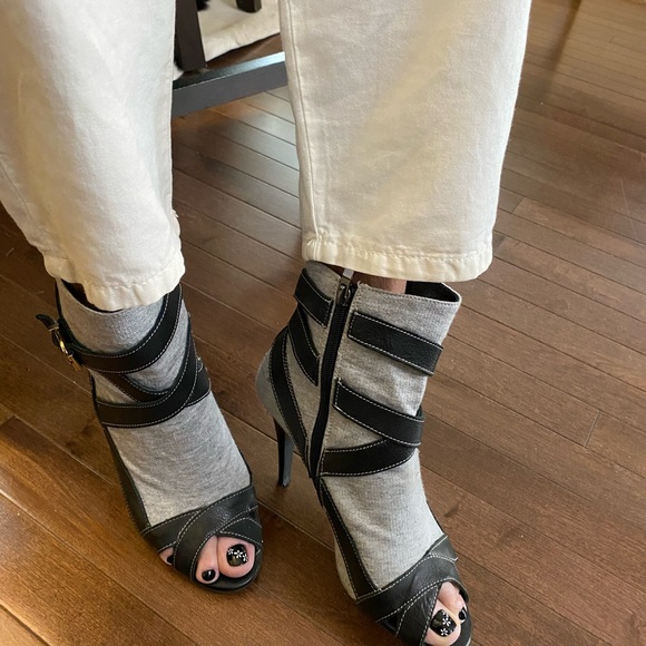 Women boots - Picture 3 of 4